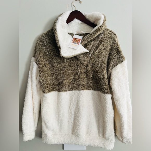NWT KIRUNDO Fuzzy Fleece Sweatshirt Faux Shearling - Picture 2 of 4
